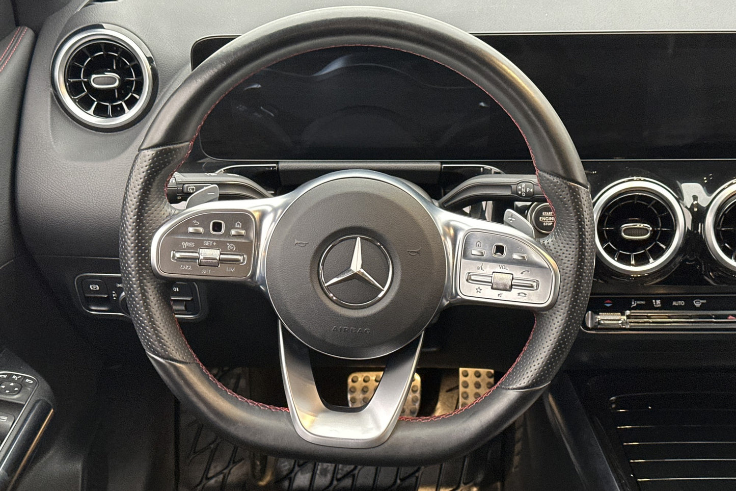 Mercedes-Benz GLA 200 AMG Widescreen Kamera Navi Dragkrok