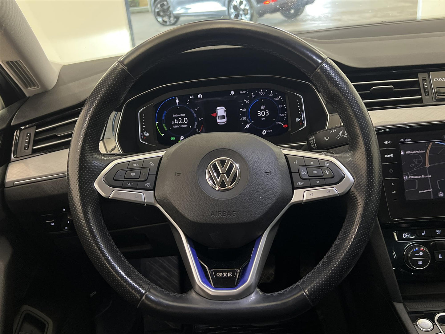 Volkswagen Passat GTE 218hk Digital Cockpit Värmare MOMS