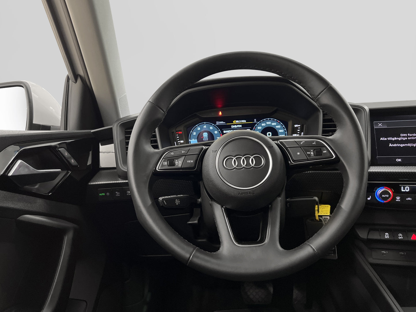 Audi A1 Sportback 30 TFSI 110hk ENDAST 310 MIL Cockpit PDC