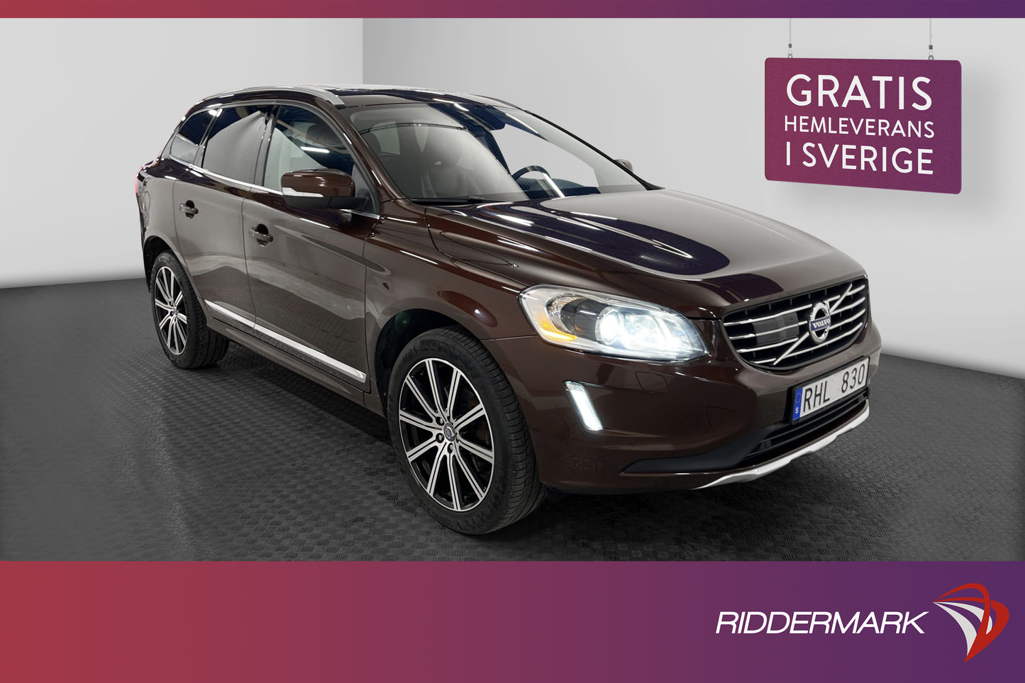 Volvo XC60 D5 AWD Summum Pano D-värm Skinn VOC Navi