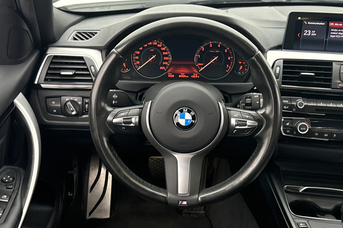 BMW 320 i 184hk xDrive M-Sport Skinn HiFi Navi 2 Brukare