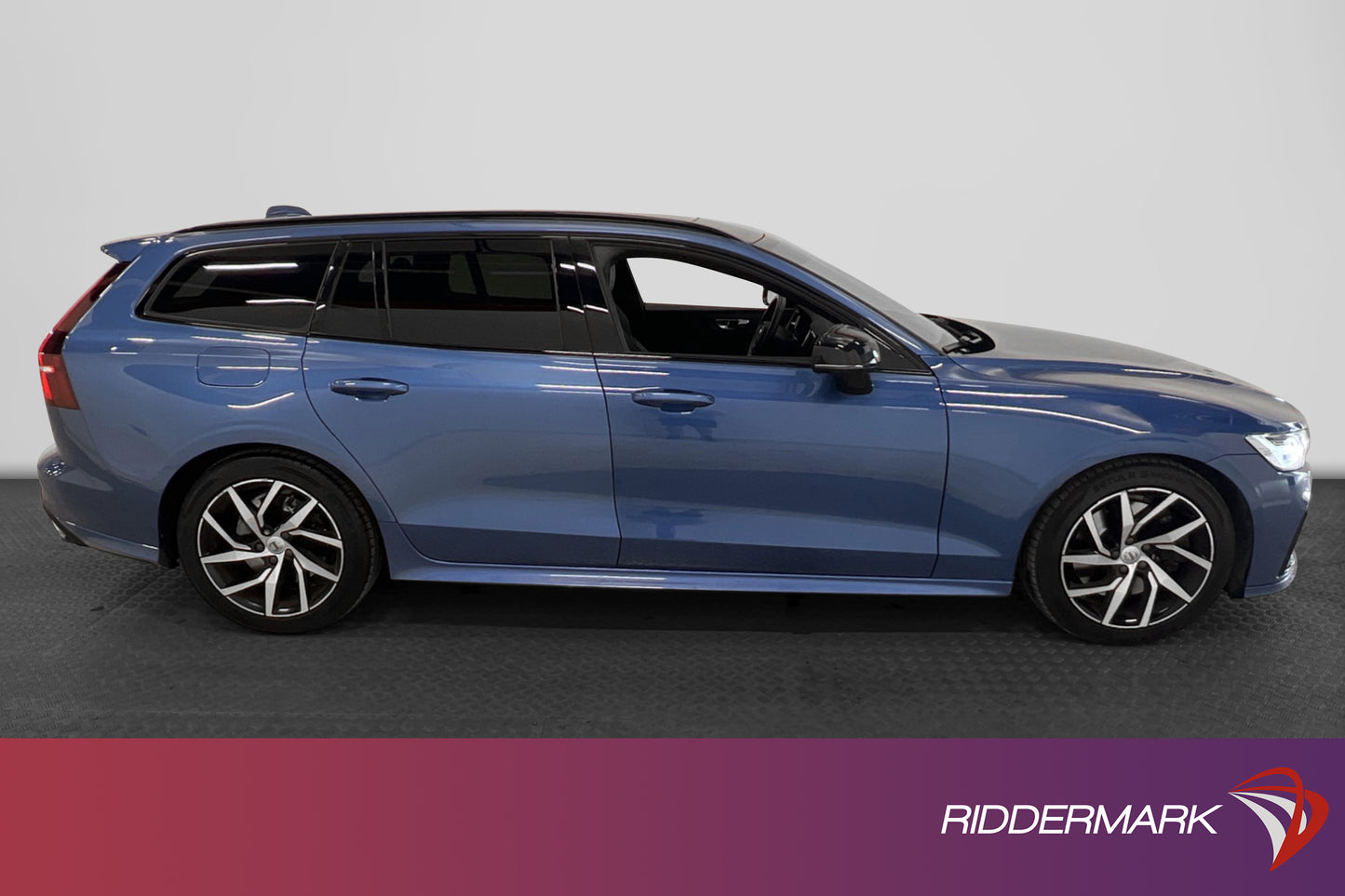 Volvo V60 T5 AWD 250hk R-Design H/K Pano Kamera Blis MOMS