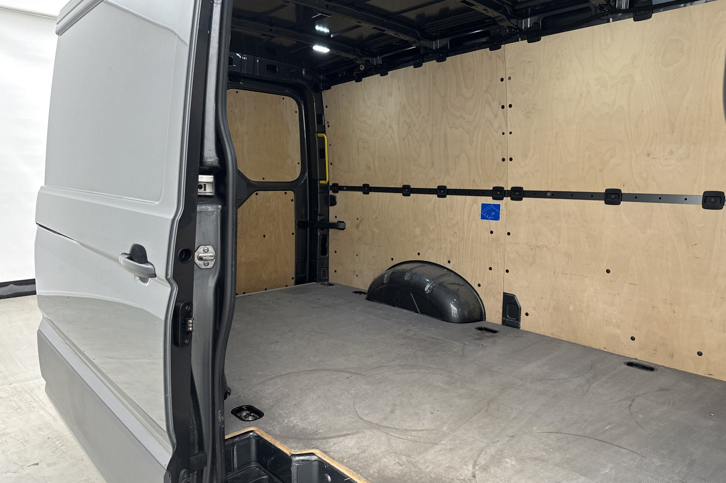 Volkswagen Crafter L2 177hk 4M D-Värmare Drag MOMS 1-Ägare