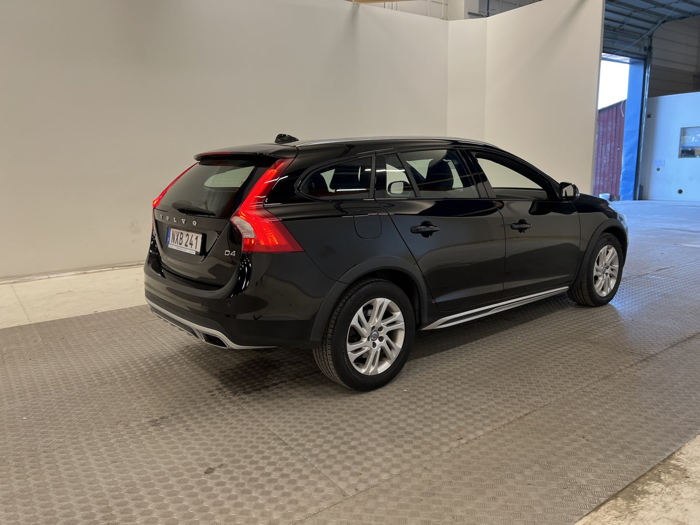 Volvo V60 D4 Cross Country  VOC D-värm T-lucka Skinn Keyless