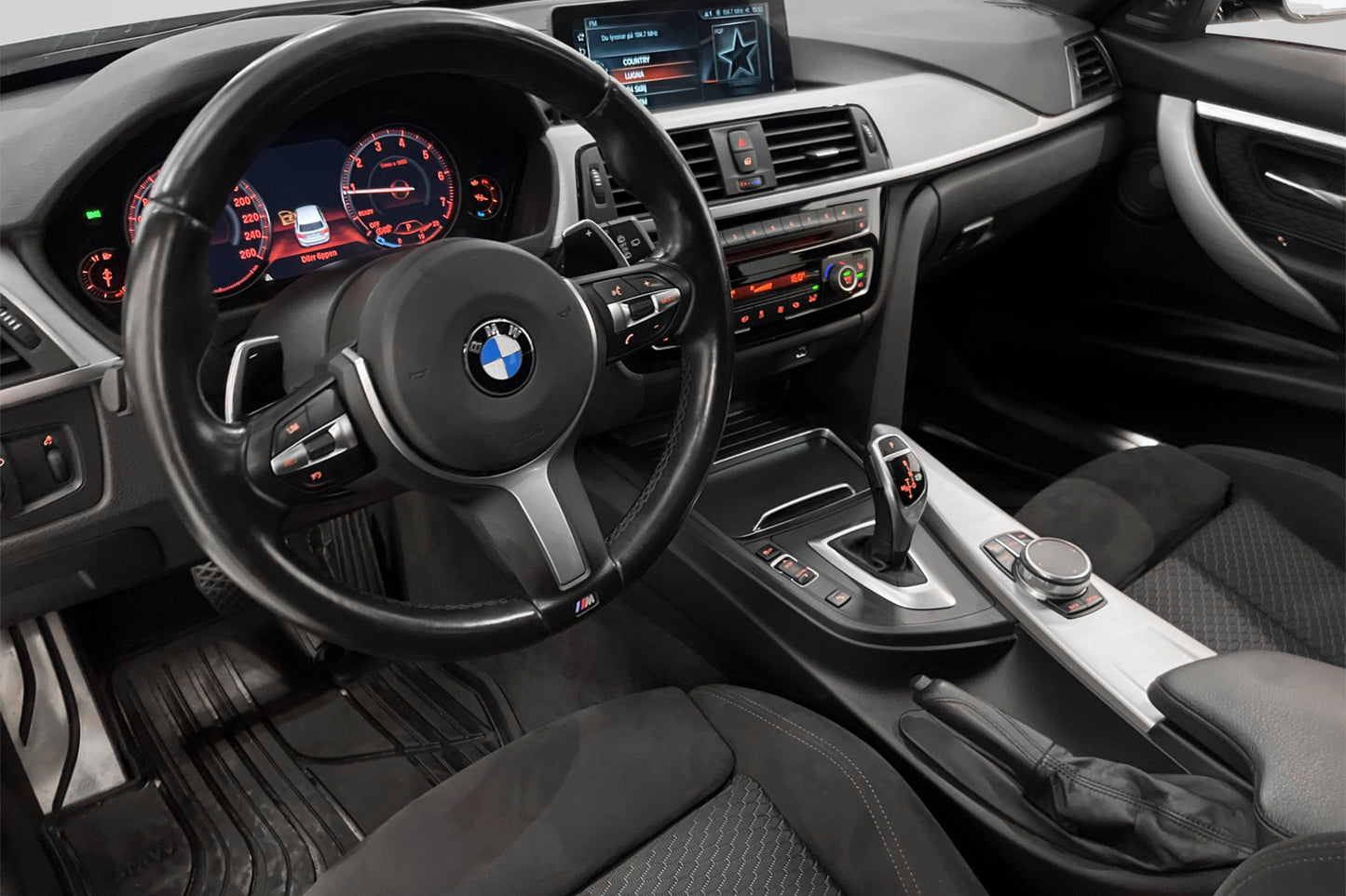 BMW 330i xDrive M Sport Kamera Pano H/K Drag Navigation