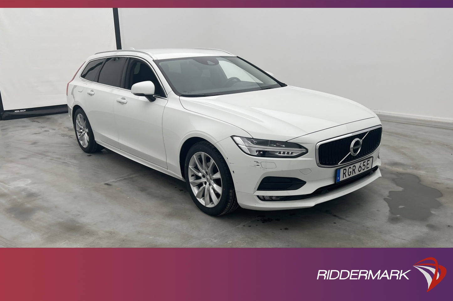 Volvo V90 D4 AWD 190hk VOC Värmare Kamera Keyless Drag MOMS