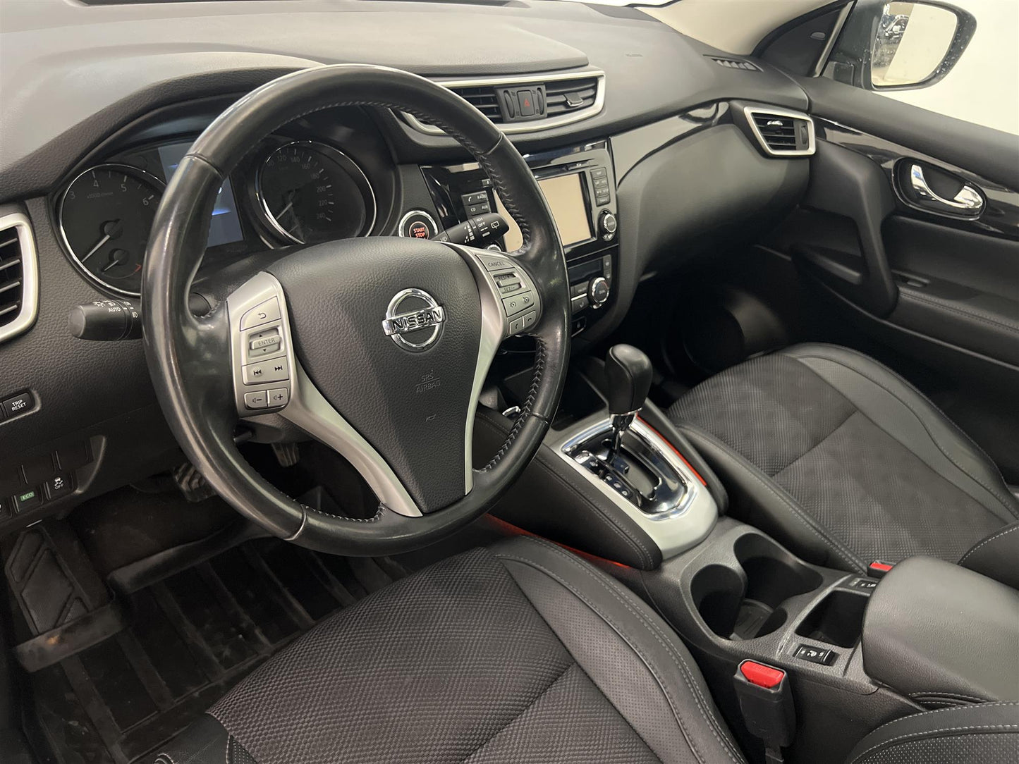 Nissan Qashqai 1.2 DIG-T 115hk 360° Pano Navi Välservad