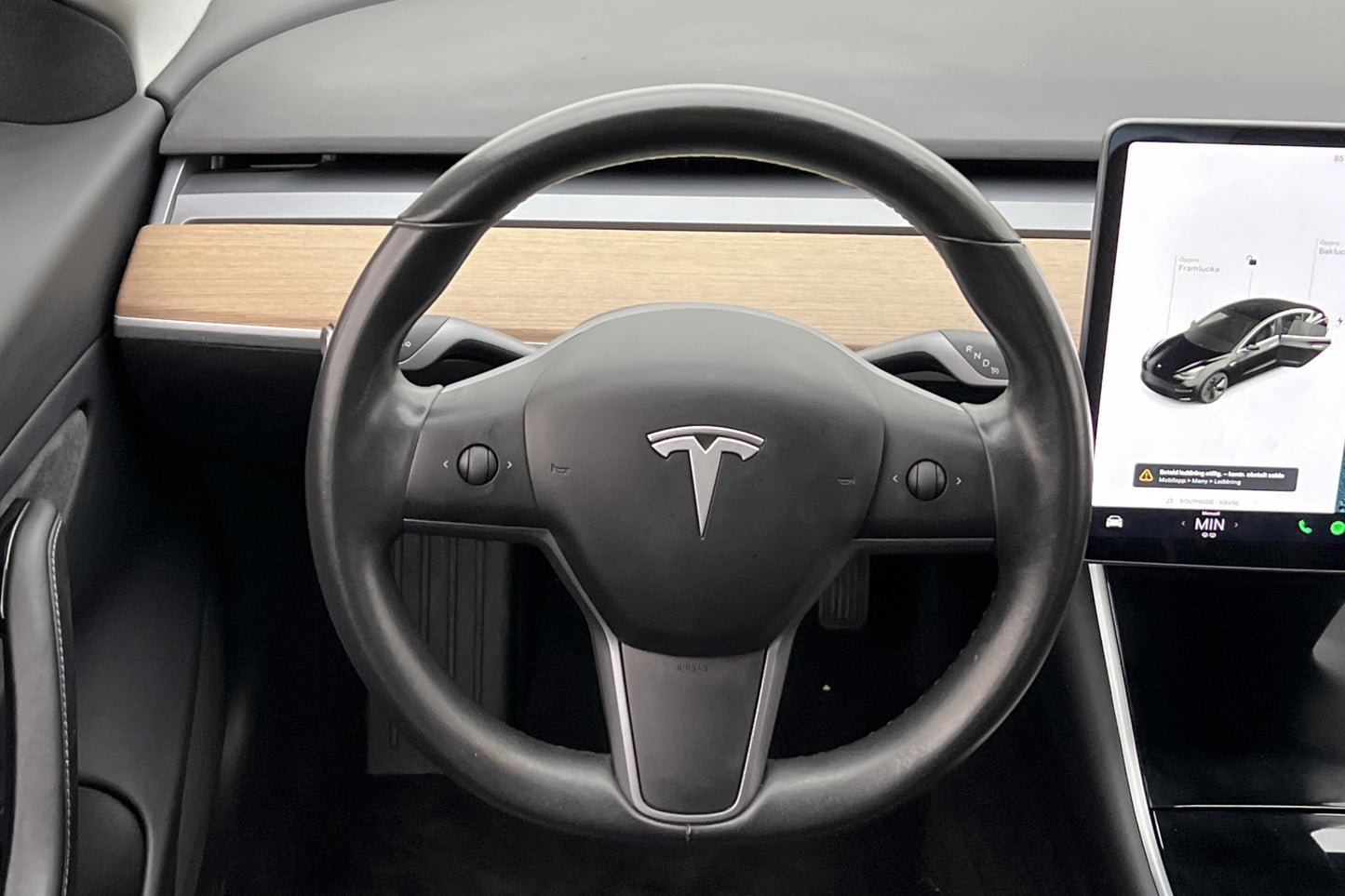 Tesla Model 3 Standard Range Plus Uppgraderad AP Svensksåld