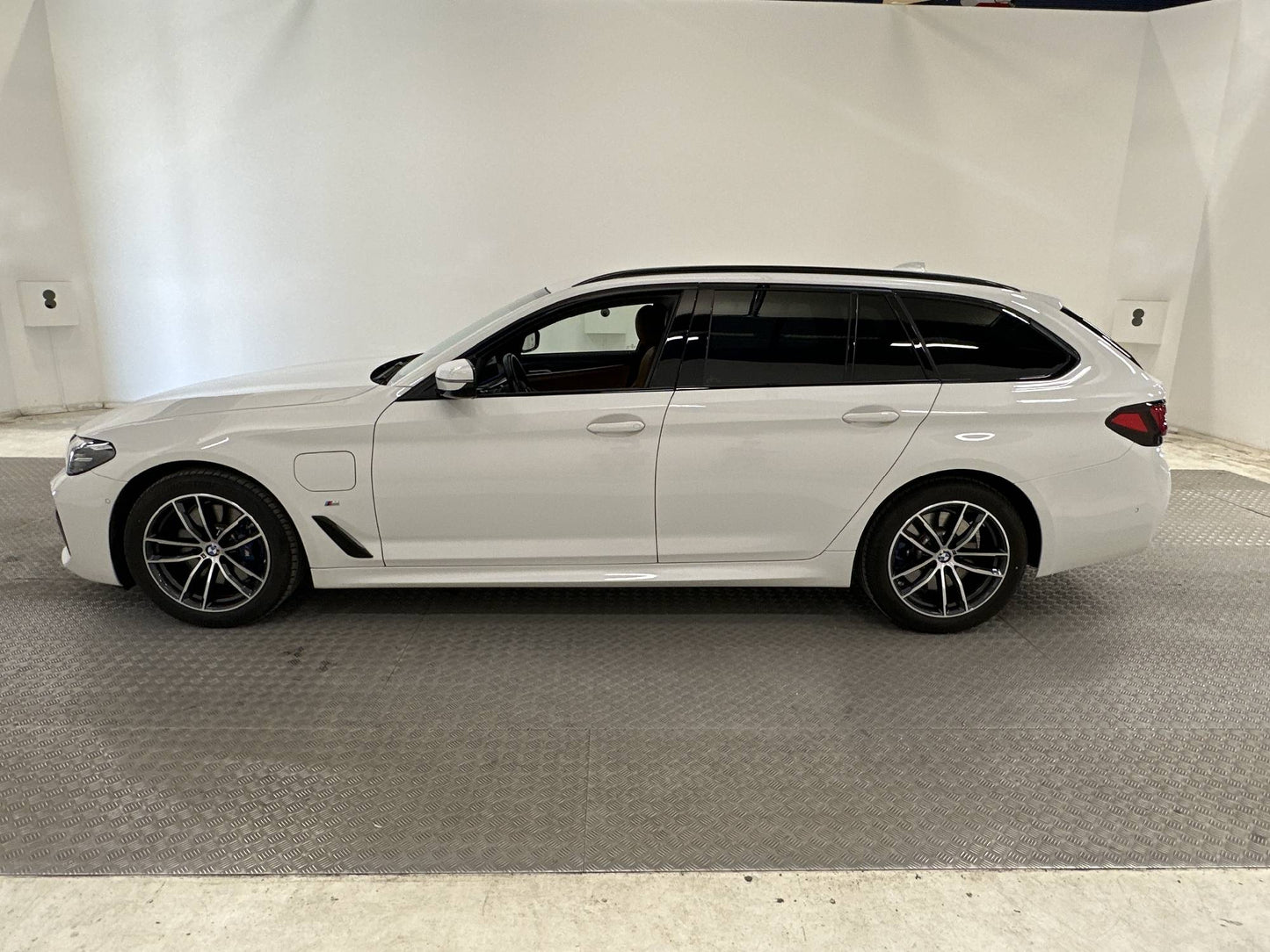 BMW 530e xDrive Touring 292hk M Sport HiFi Drag Backkamera