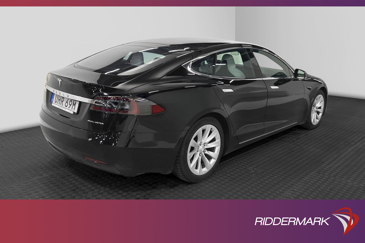 Tesla Model S Long Range AWD 423hk Ljus interiör MOMS AP