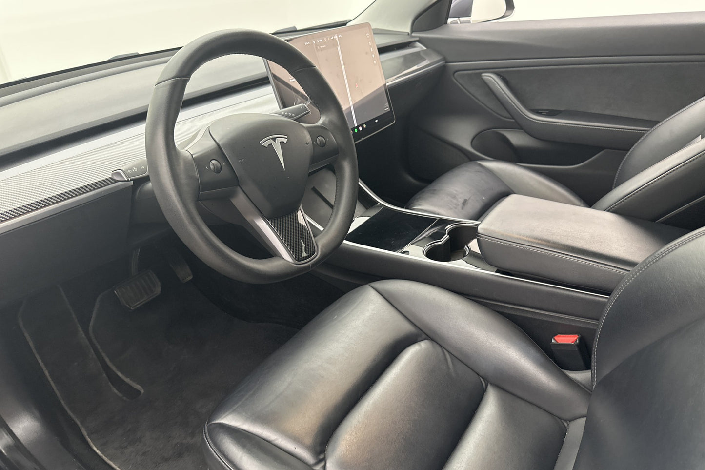 Tesla Model 3 Long Range AWD 440hk En brukare Autopilot