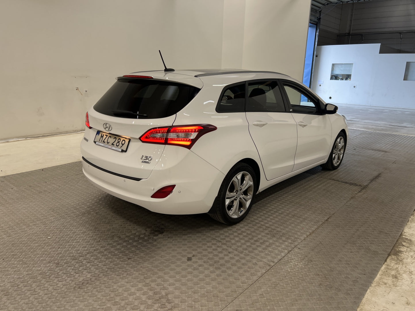 Hyundai i30 Kombi 1.6 CRDi 110hk Navi Rattvärme Farthållare