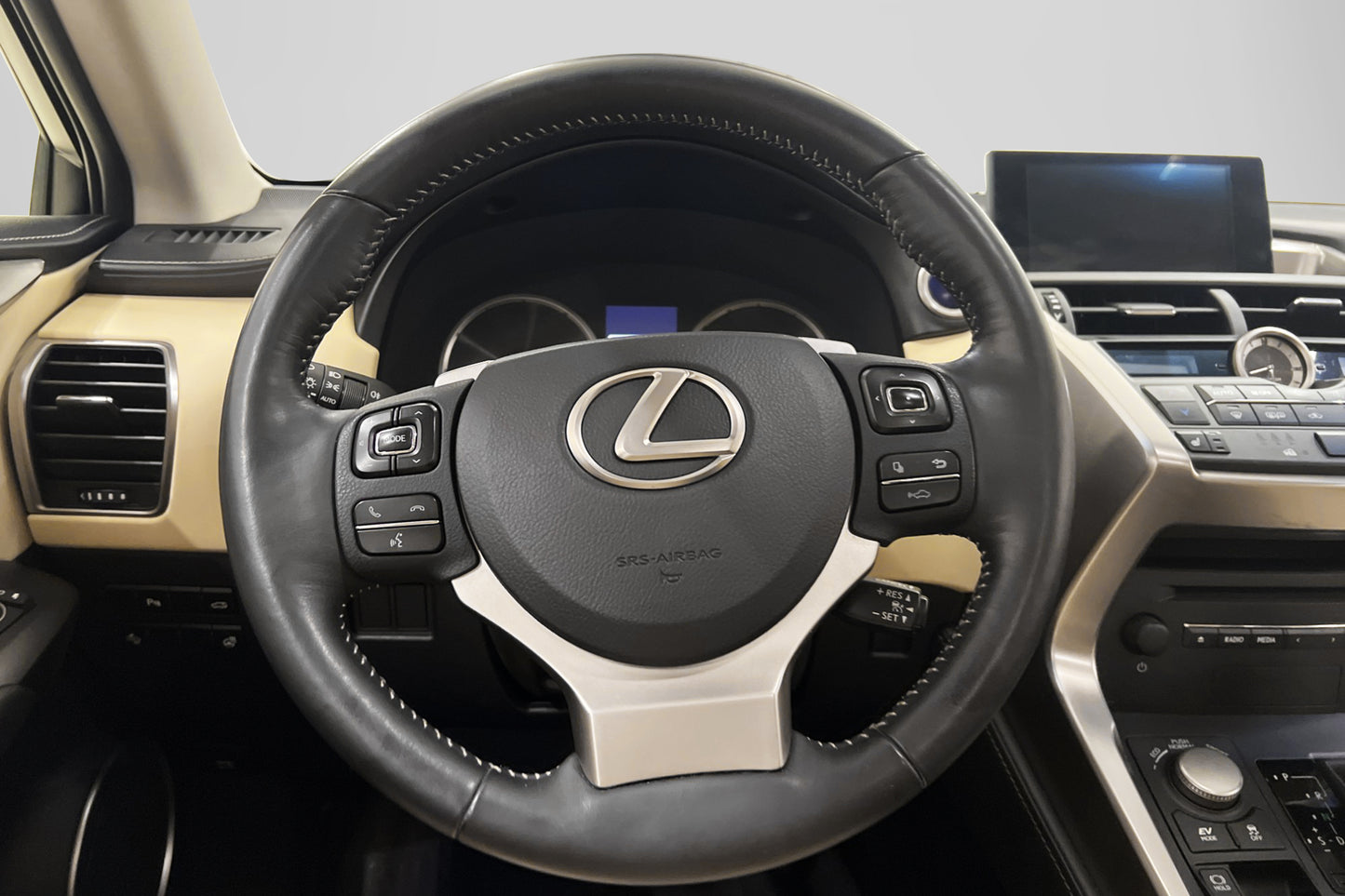 Lexus NX 300h AWD 197hk Kamera Skinn Rattvärme Välservad