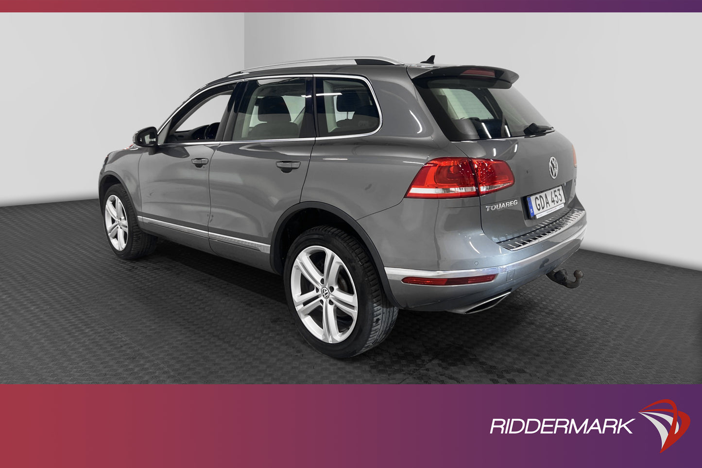 Volkswagen Touareg 3.0 V6 4M 204hk Skinn Drag Panorama PDC