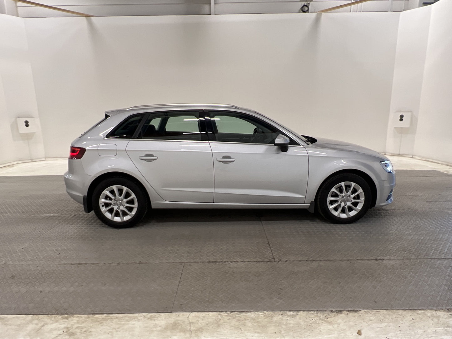 Audi A3 Sportback 1.2 TFSI 105hk Attraction Värmare Sensorer