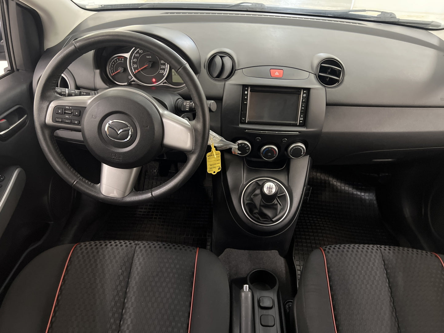 Mazda 2 1.3 MZR 84hk Navigation Välservad 0.5L/M Skatt 448kr