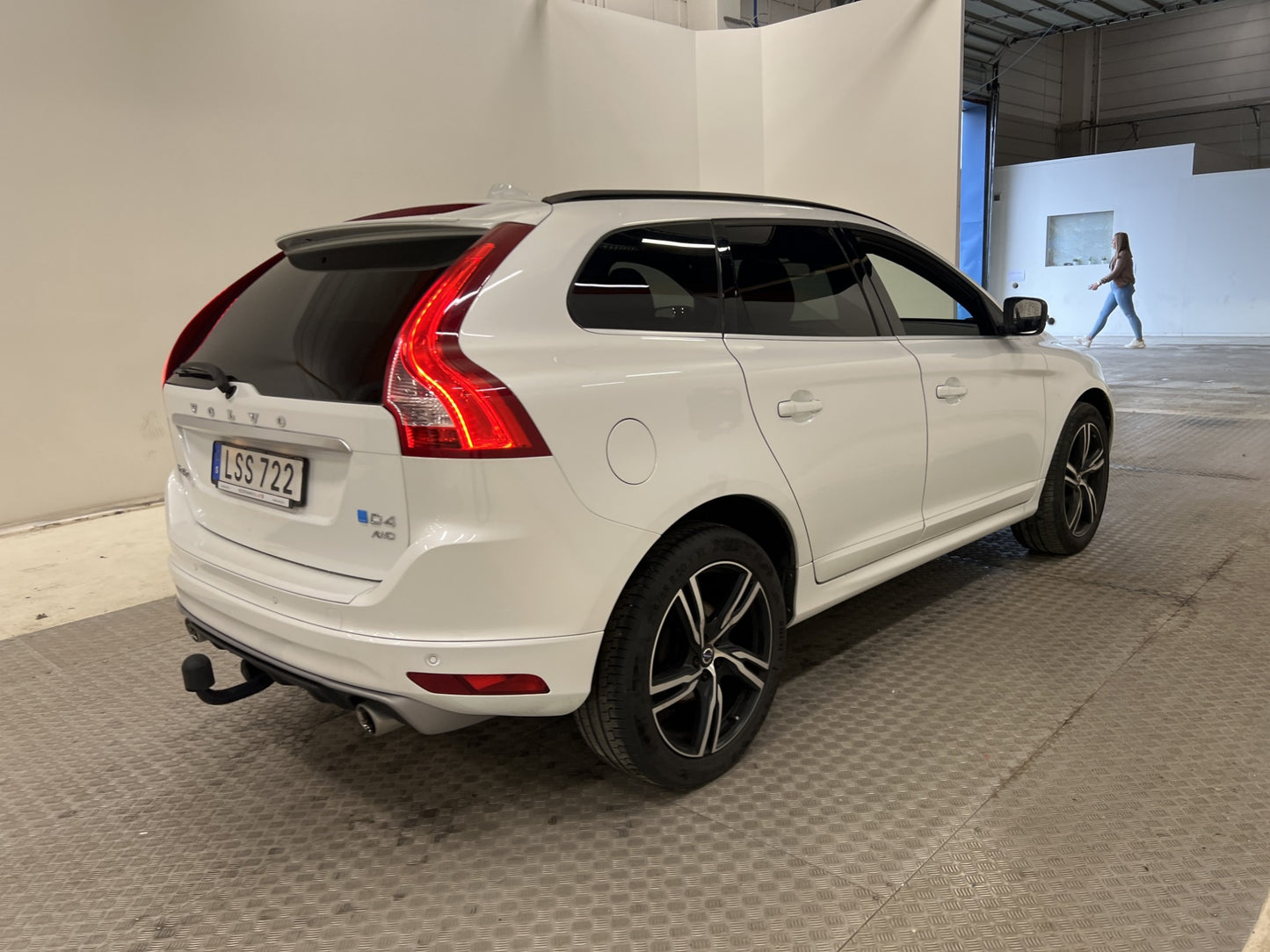 Volvo XC60 D4 181hk AWD R-Design D-Värm VOC Skinn Navi Drag