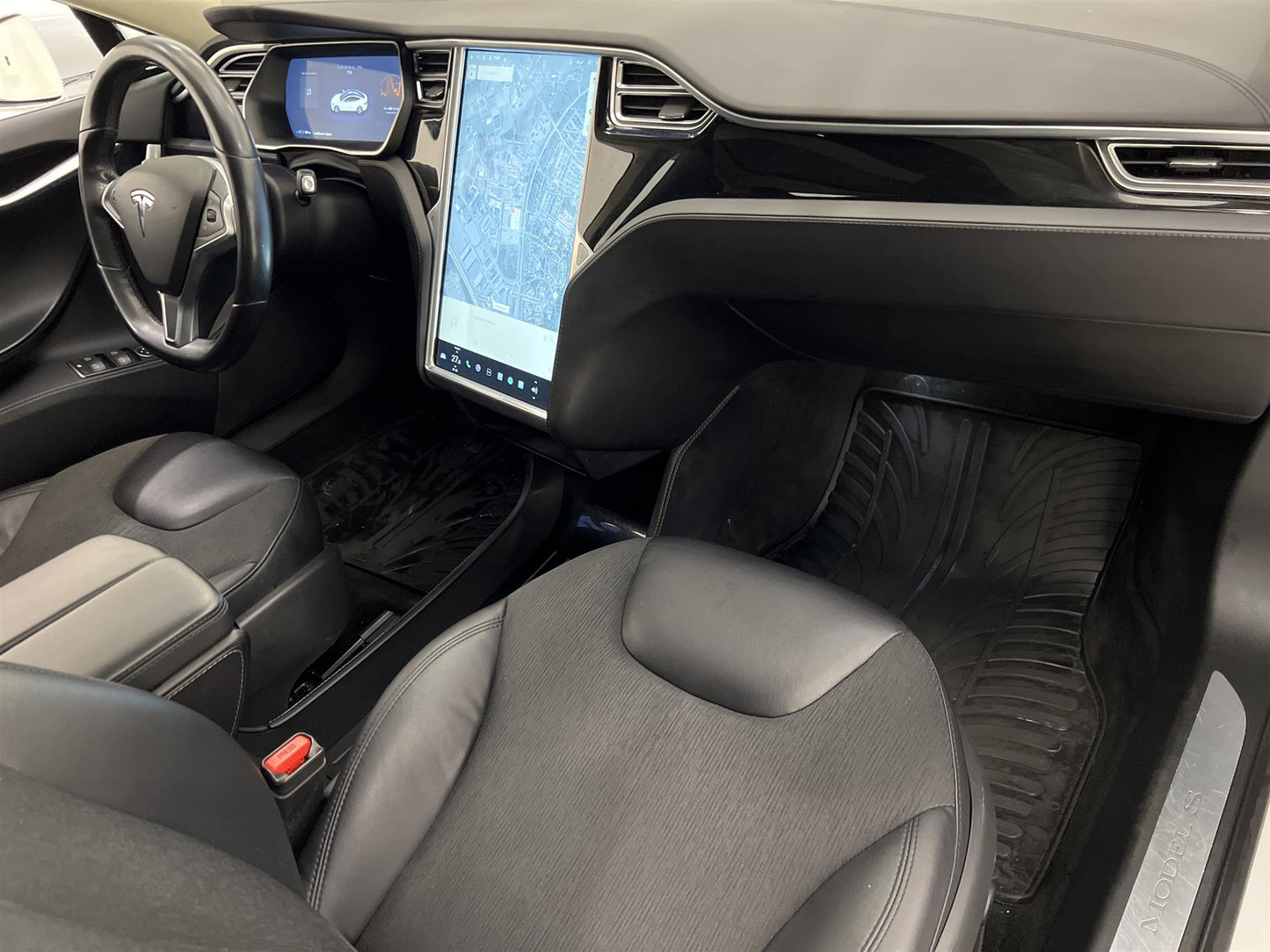 Tesla Model S 70 320hk Pano Navi B-Kamera Svensksåld