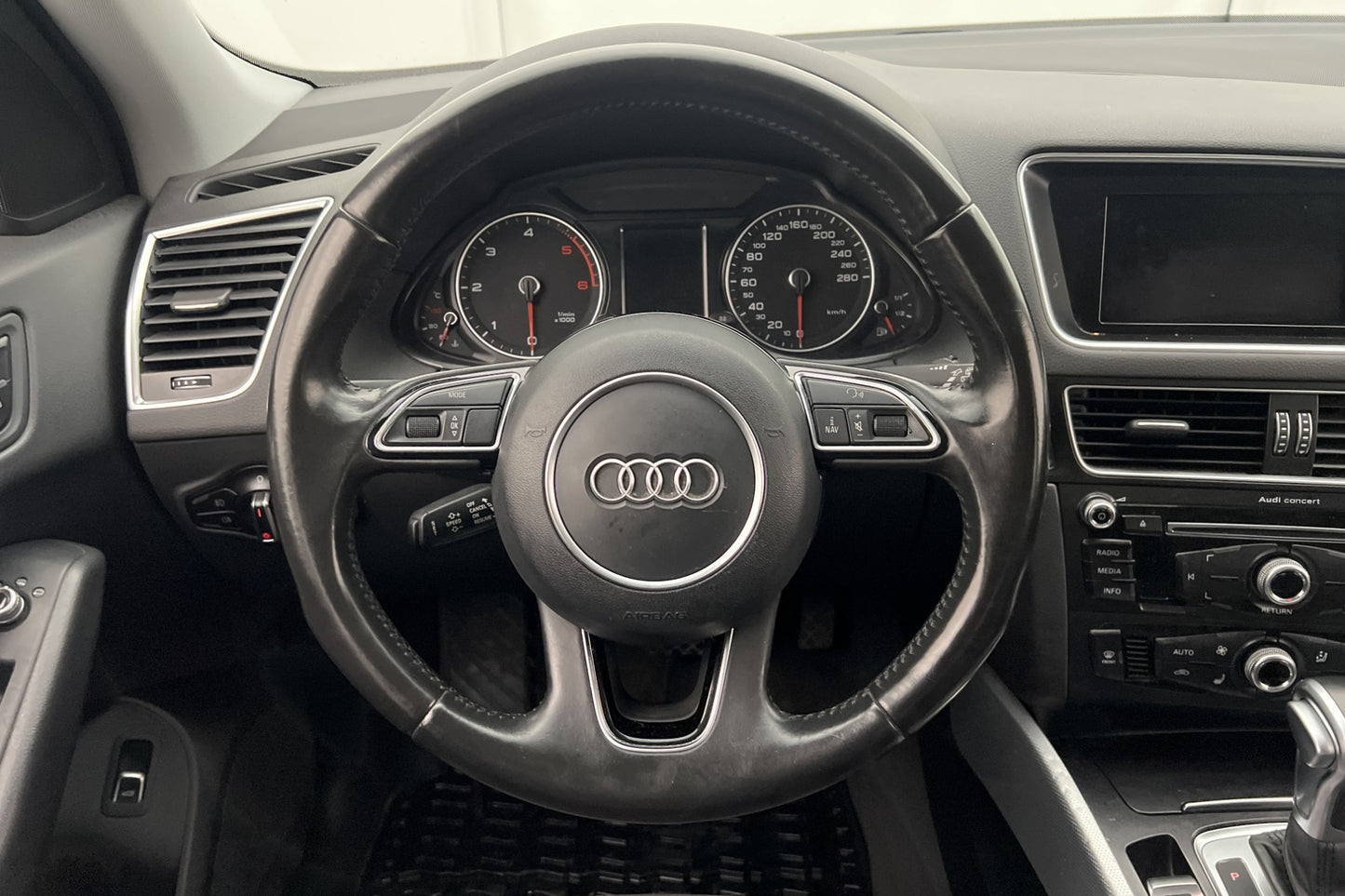 Audi Q5 2.0 TDI 190hk Quattro Dragkrok Halvskinn Nyservad