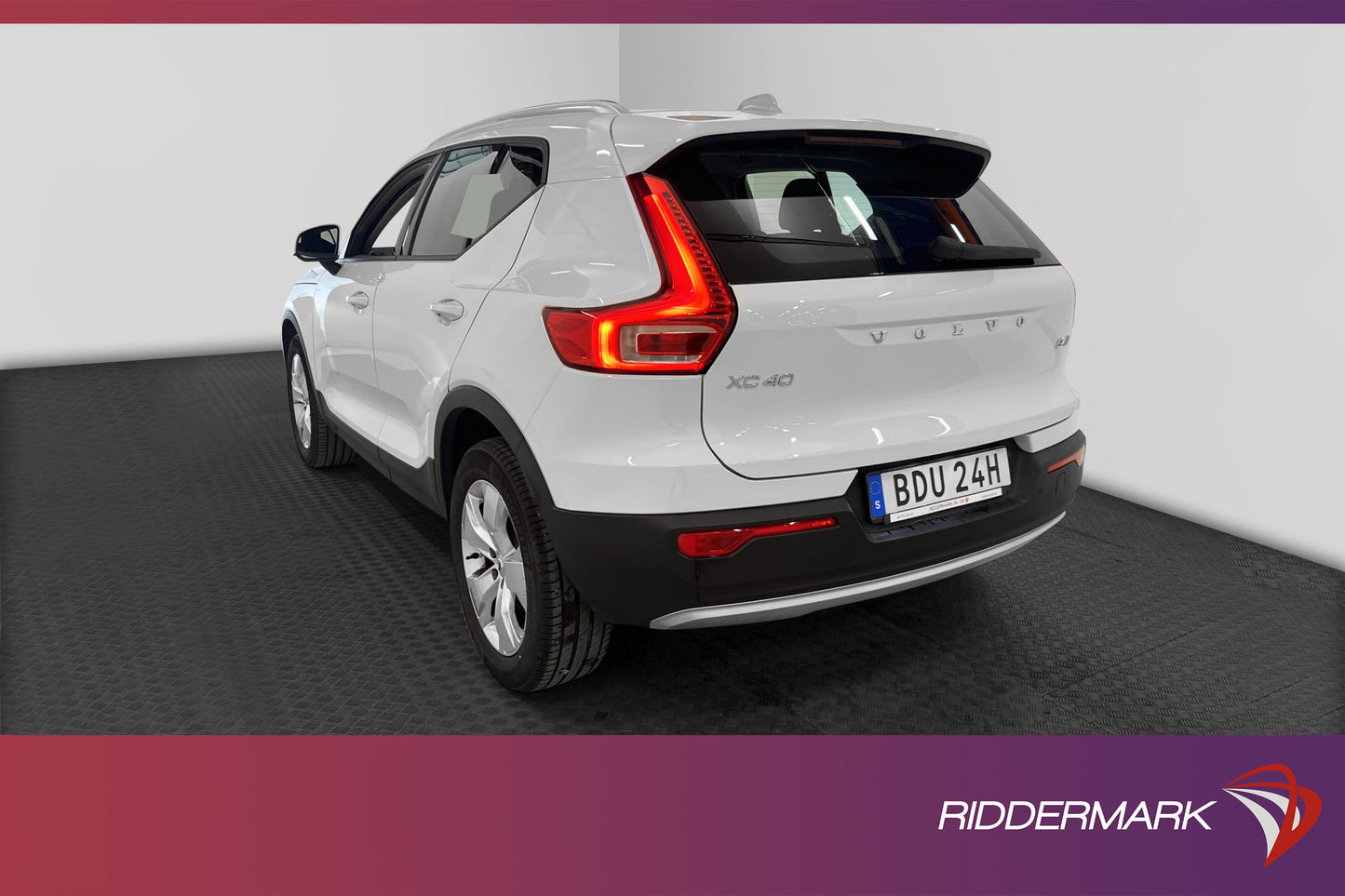 Volvo XC40 B4 AWD 197 hk VOC Navi P-sensorer Backkamera