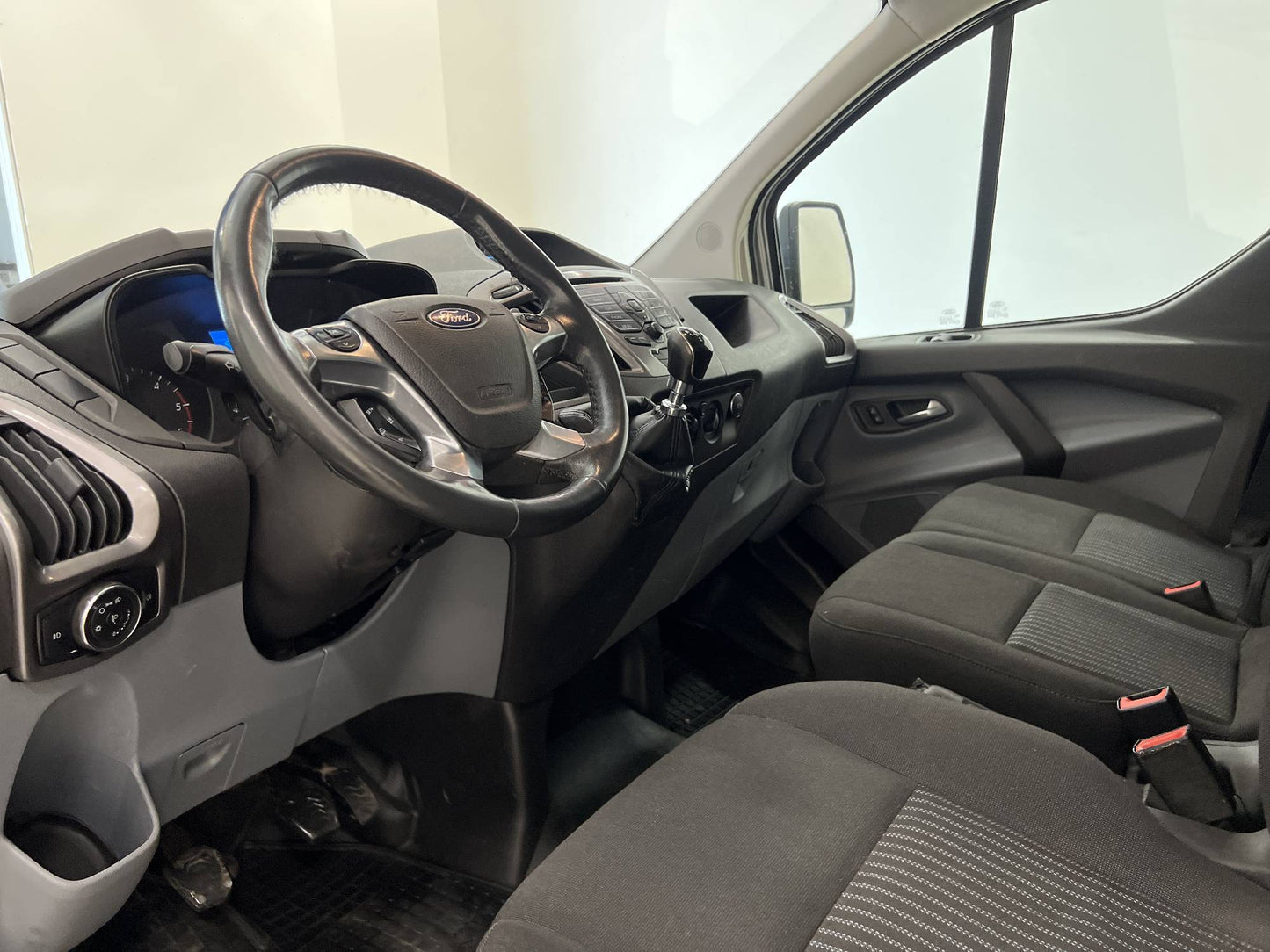 Ford Transit Custom 2.2TDCi 125hk Värmare Dragkrok Nyservad