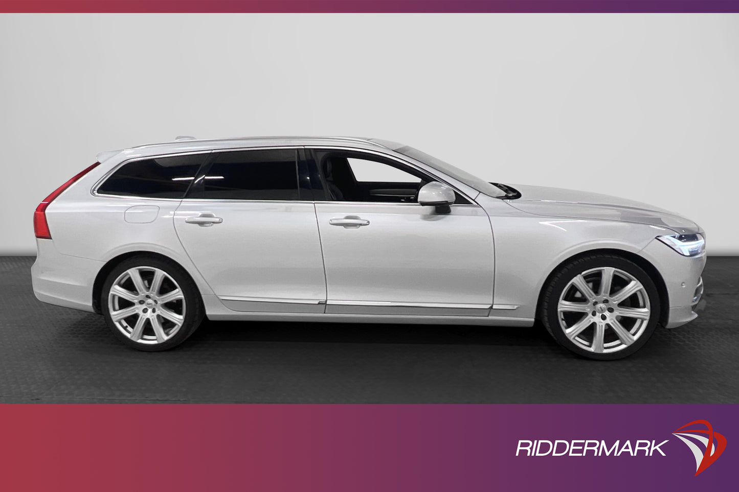 Volvo  Volvo V90 D5 AWD Inscription B&W Pano HUD 360° VOC