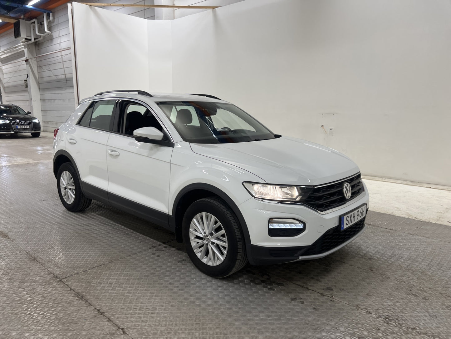 Volkswagen T-Roc 1.0 TSI 115hk Apple CarPlay Nyservad