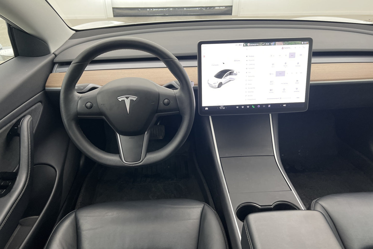 Tesla Model 3 Standrad Range Plus 258hk Autopilot Svensksåld