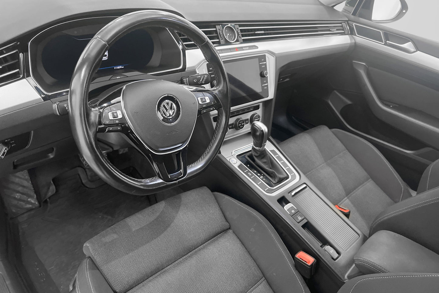 Volkswagen Passat 1.5 TSI 150hk Cockpit Drag B-Kam Adaptiv