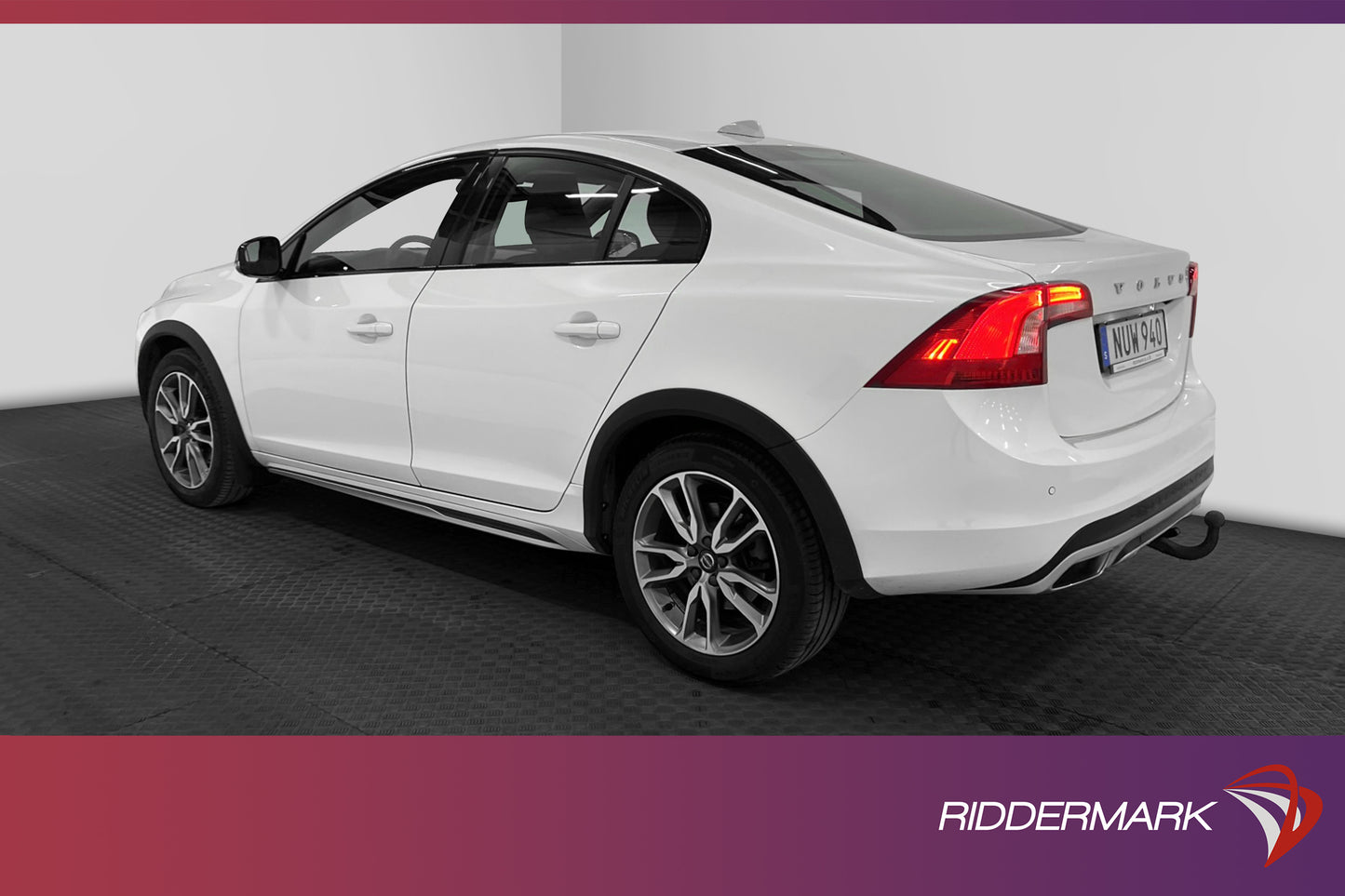 Volvo S60 Cross Country D4 AWD 190hk Summum VOC Pano Drag