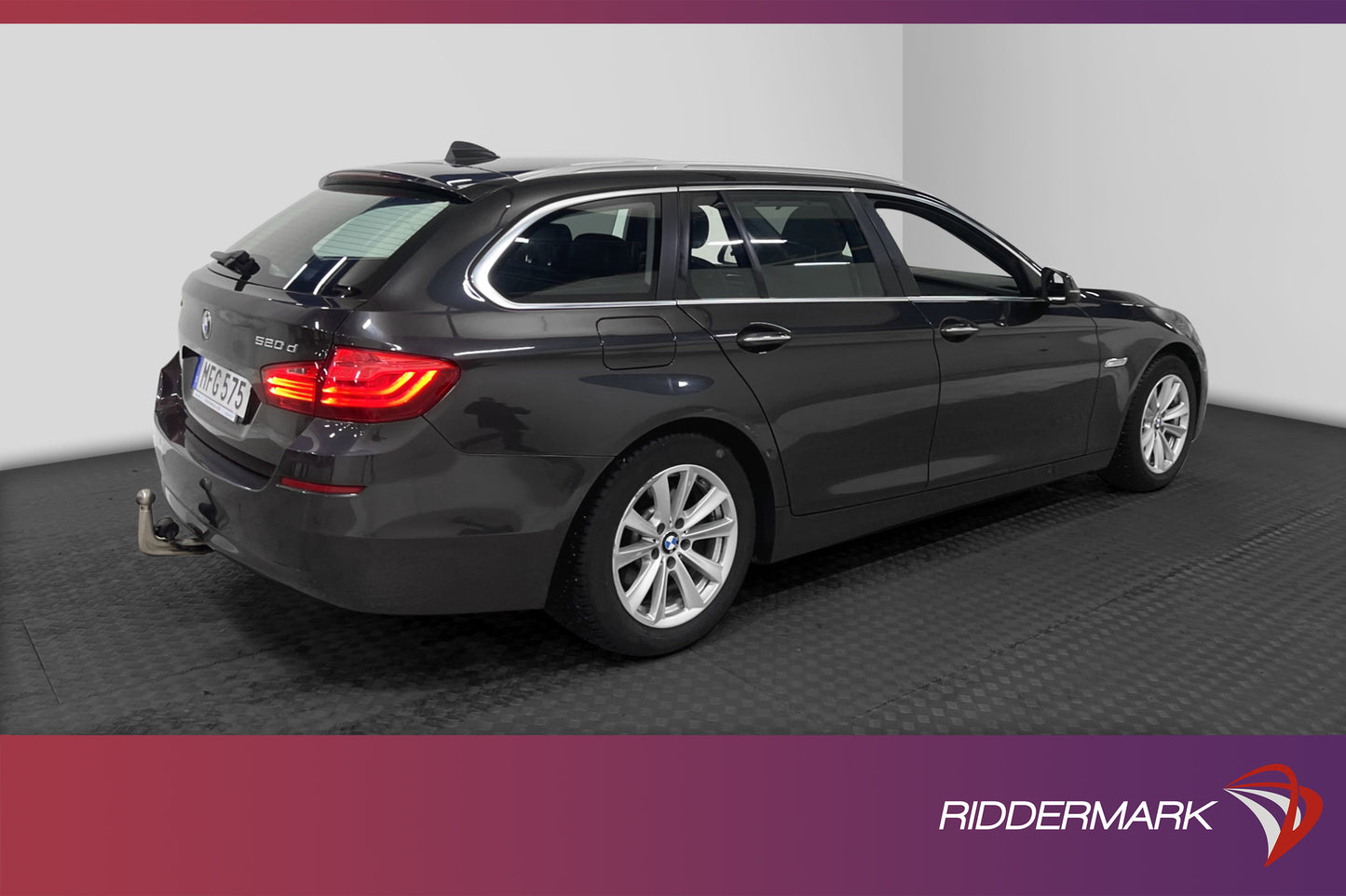 BMW 520d xDrive 190hk Värmare H/K Pano Skinn P-sensor Drag