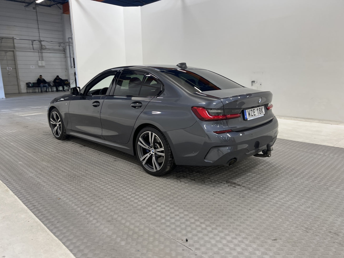 BMW 330i xDrive 258hk M Sport B-kamera Alcantara H/K Drag