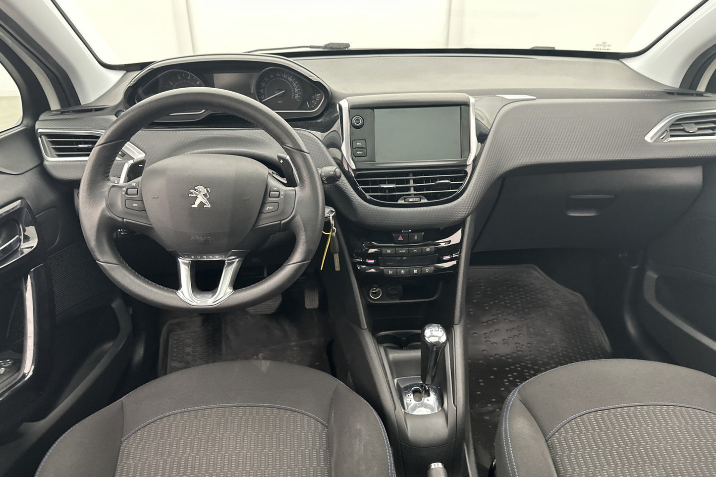 Peugeot 208 1.2 VTi 82hk Style Panorama Sensorer Välservad