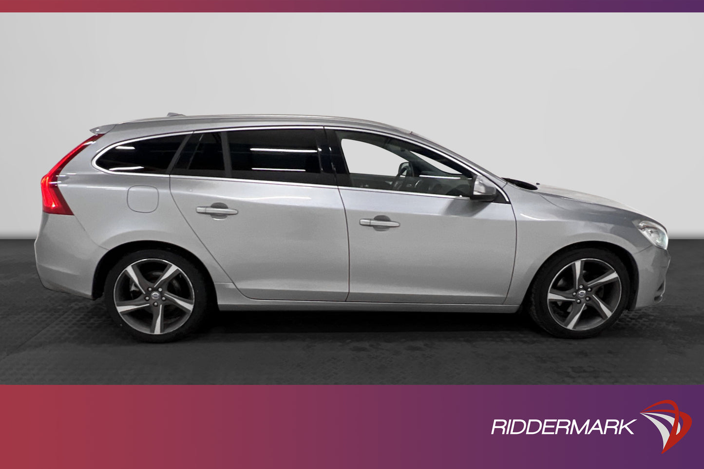 Volvo V60 T4F 180hk R-Design Skinn Låg skatt 0.7l/mil