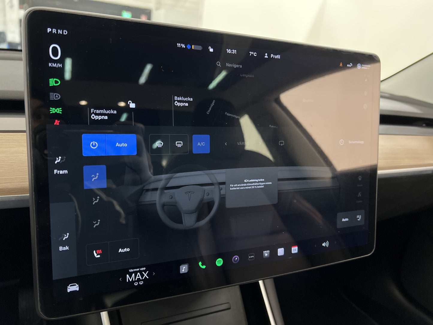 Tesla Model 3 Long Range AWD 440hk Autopilot Svensksåld