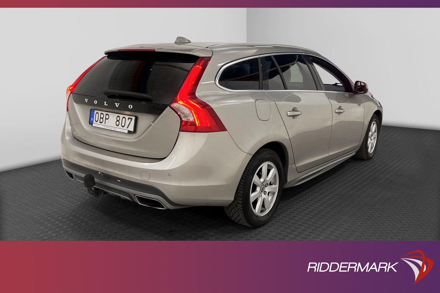 Volvo V60 D5 215hk Summum Taklucka D-värm Navi VOC Drag