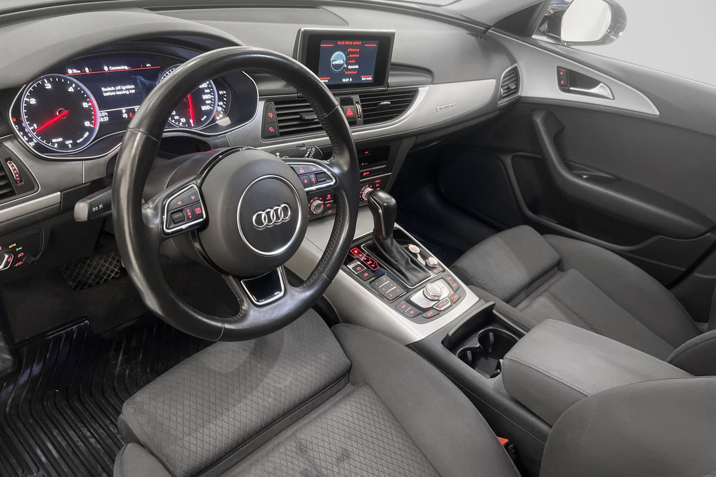 Audi A6 2.0 TDI Q 190hk S-Line D-värme Keyless Drag