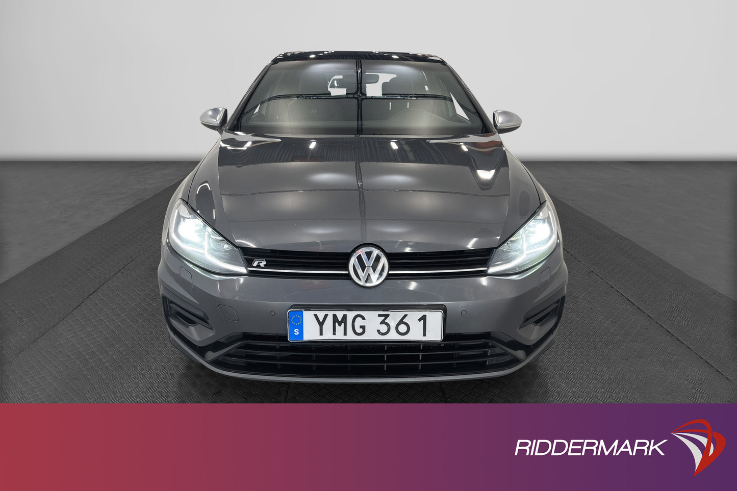 Volkswagen Golf R 2.0 4M 310hk Cockpit Pano Skinn Kamera