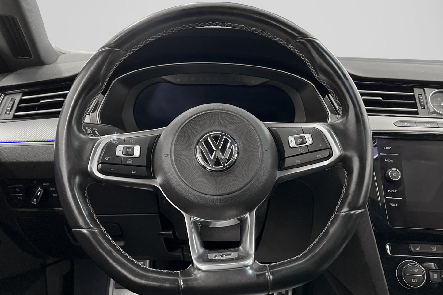 Volkswagen Arteon 240hk 4M R-Line Cockpit Dynaudio Pano Navi