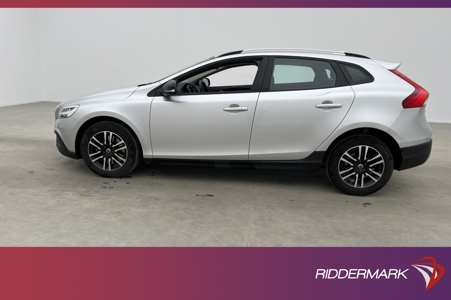 Volvo V40 Cross Country D3 150hk Momentum D-värm VOC Navi