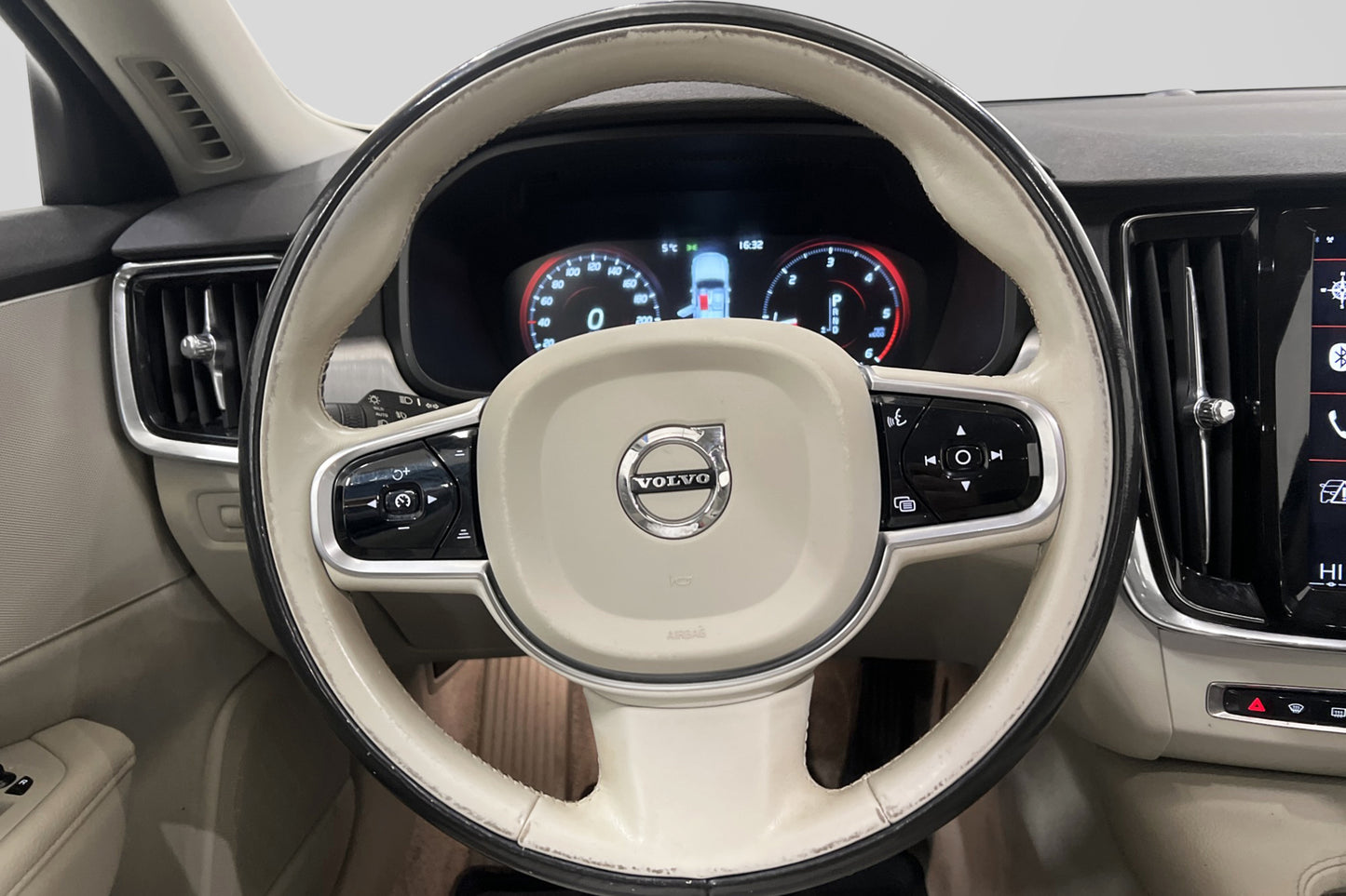 Volvo V90 D3 Advanced VOC Värm HUD Kamera BLIS Keyless Drag