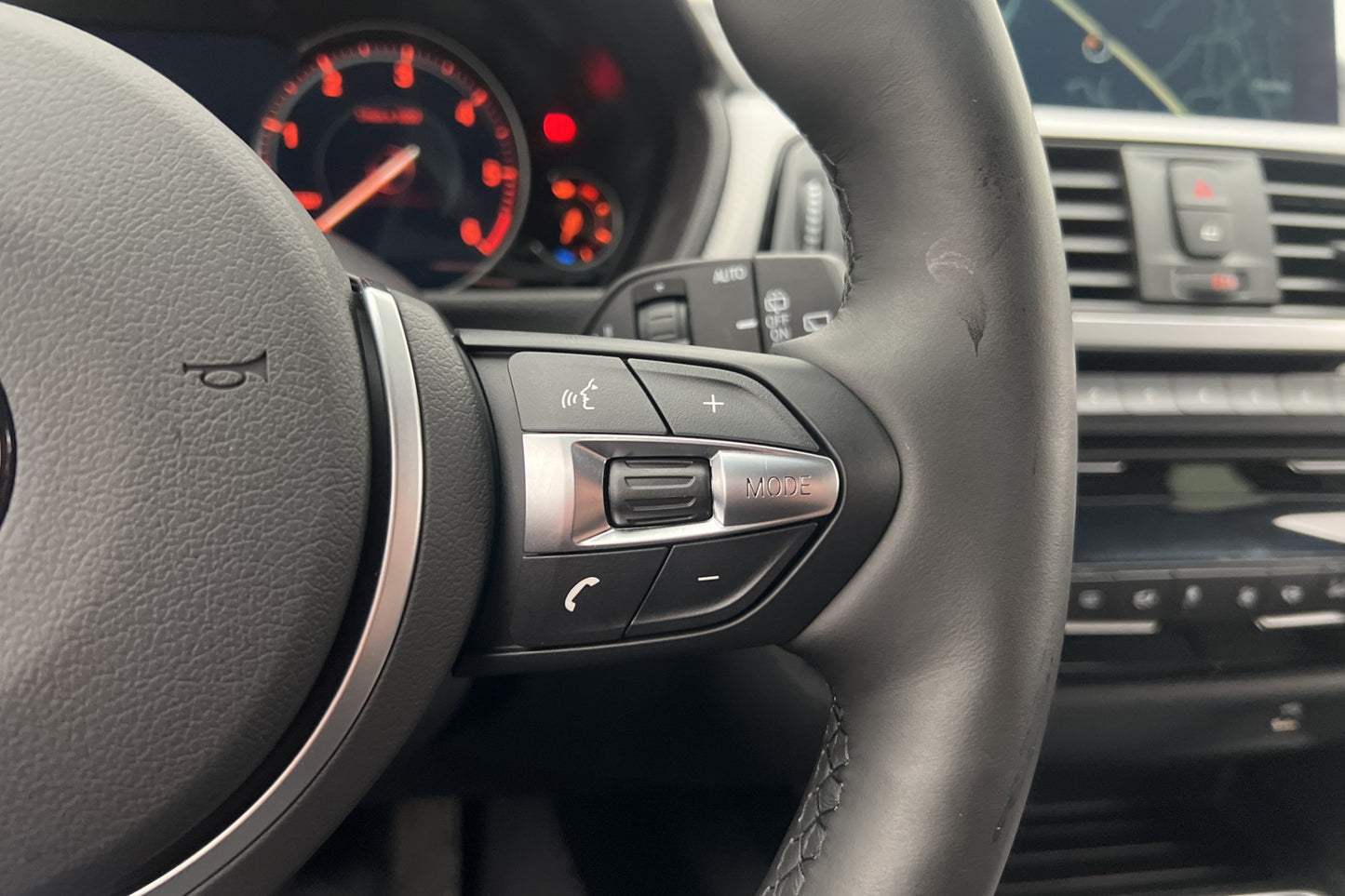 BMW 320 d xDrive Touring M Sport Cockpit Navi Skinn Drag