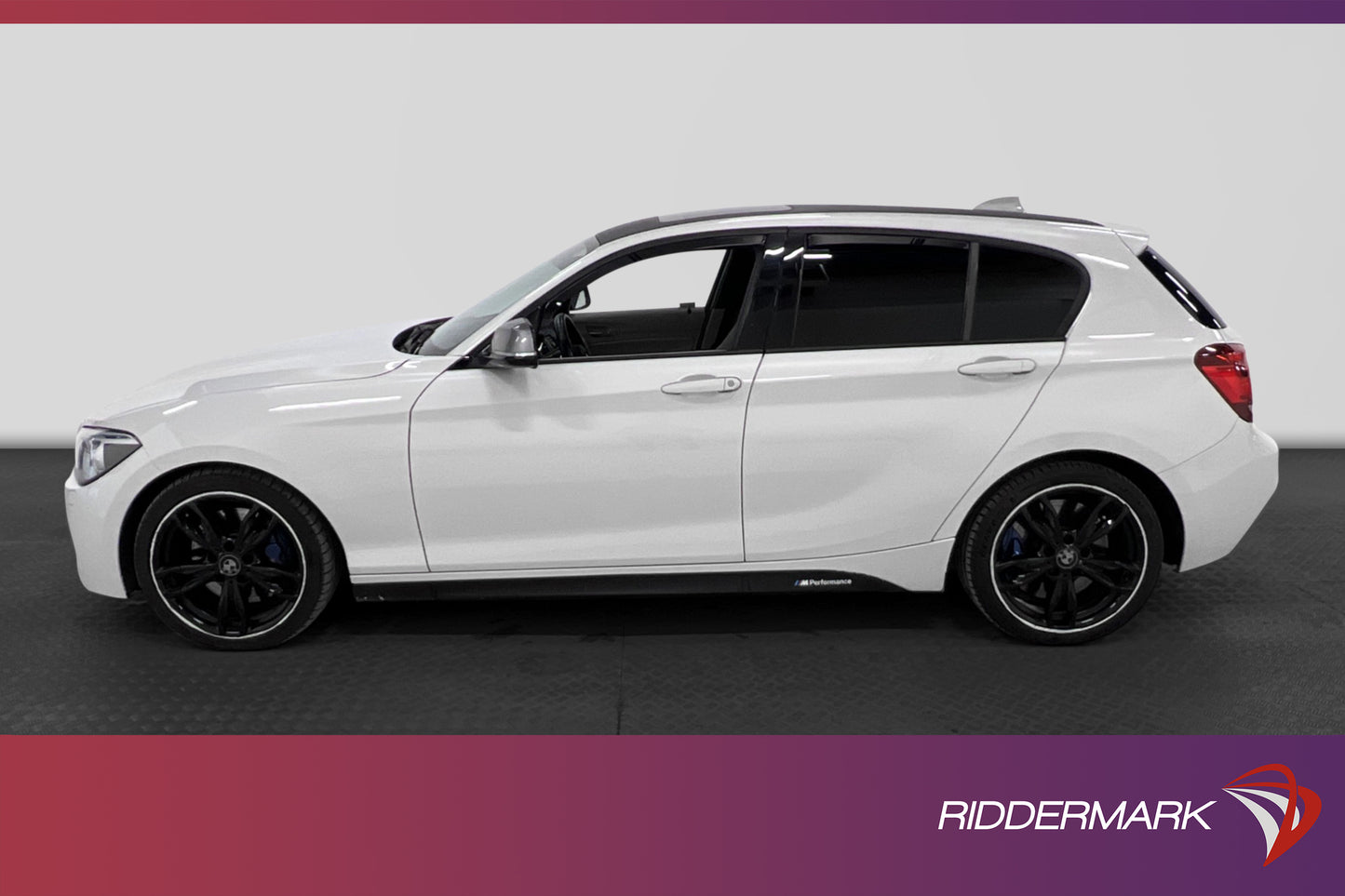 BMW M135i xDrive 320hk Taklucka HiFi Kamera Skinn Välservad