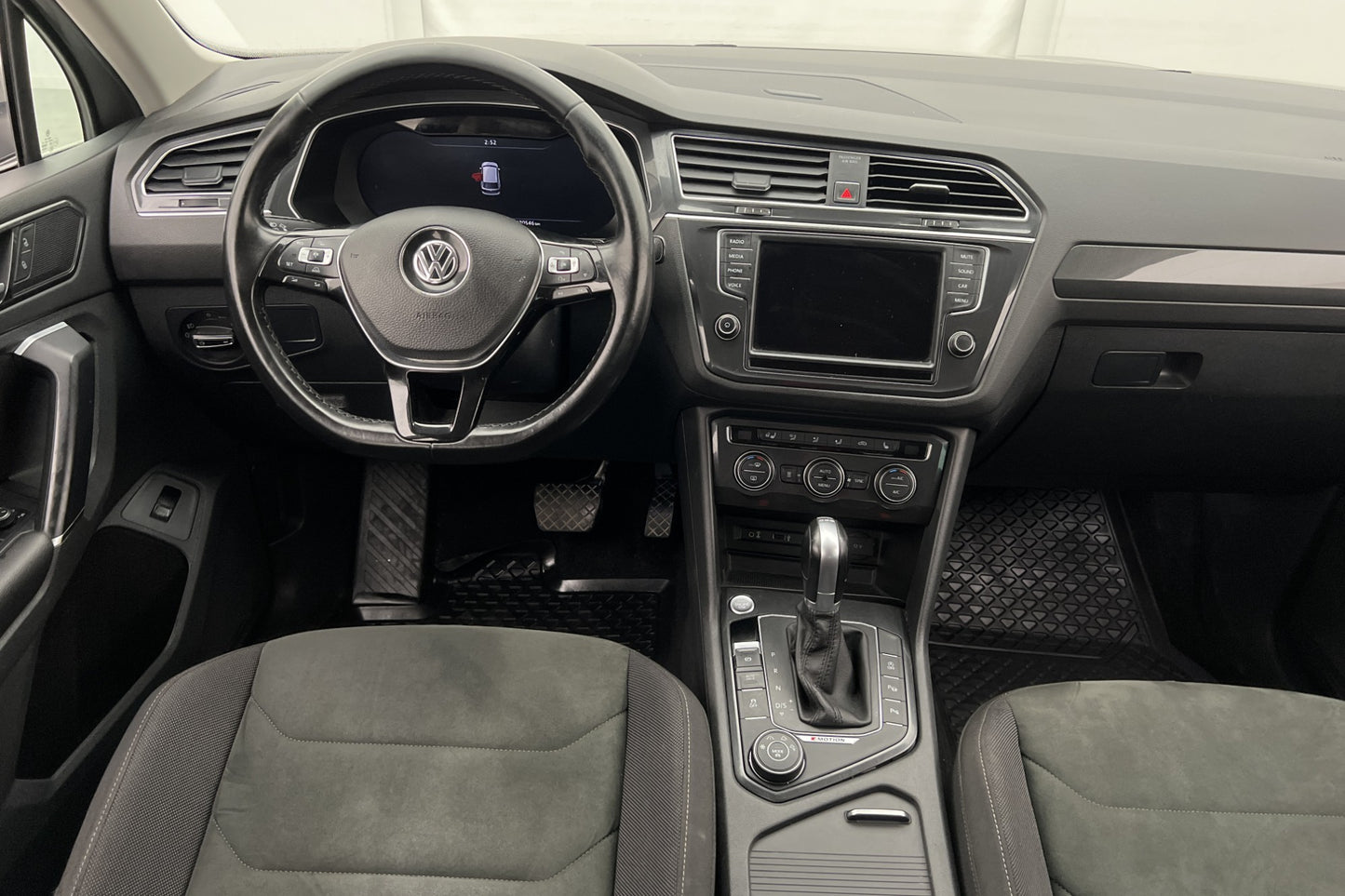 Volkswagen Tiguan TDI 4M 190hk Premium Cockpit Värmare Drag