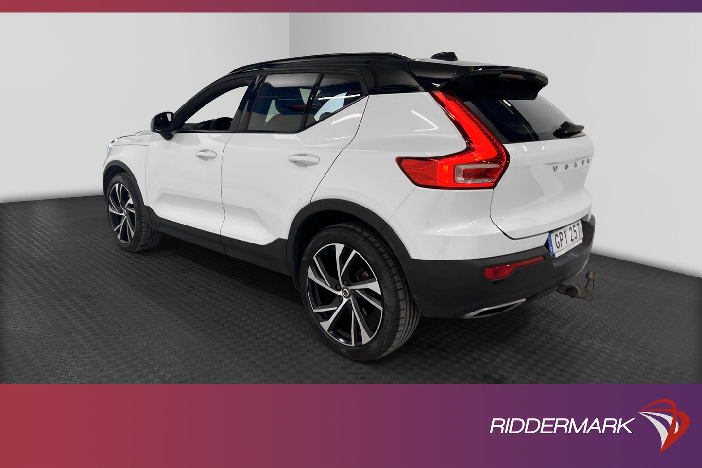 Volvo XC40 D4 AWD 190hk R-Design VOC Pano Kamera BLIS Drag