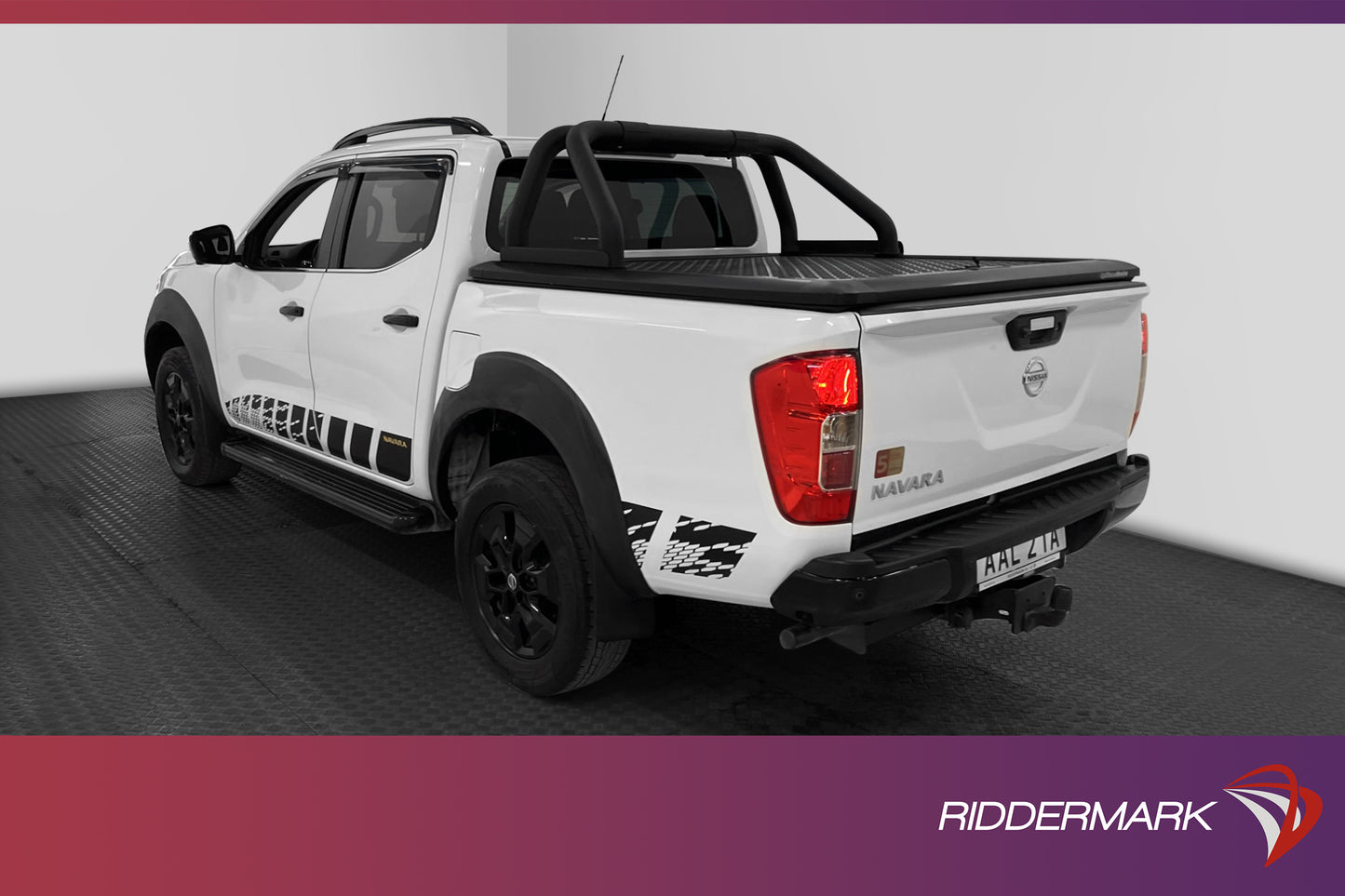 Nissan Navara N-Guard 2.3 dCi 4WD D-Värm Taklucka Drag Moms