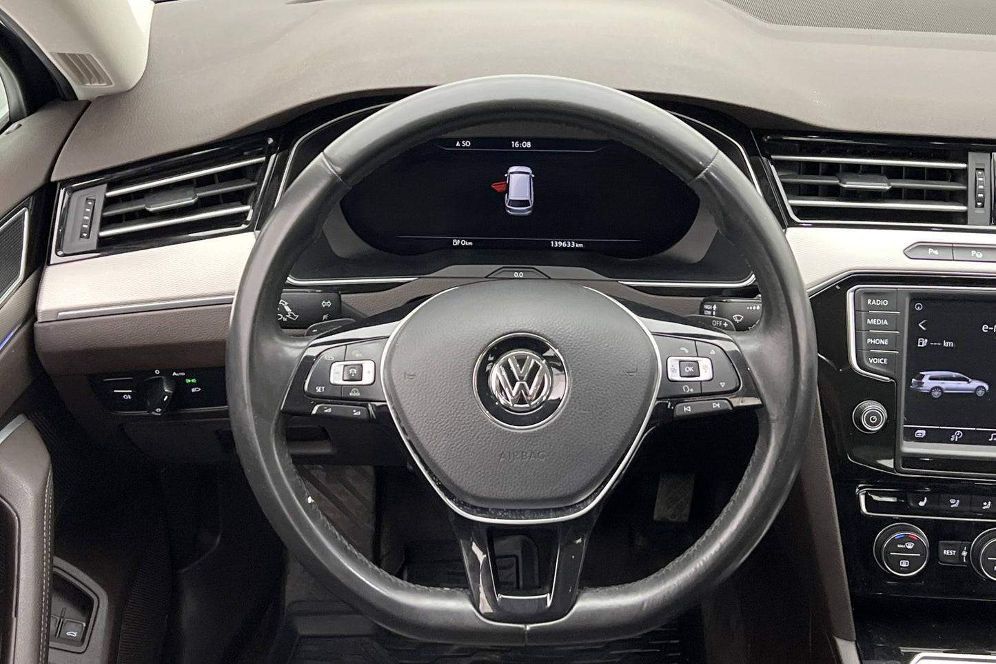 Volkswagen Passat GTE 218hk Executive Cockpit Kamera Drag