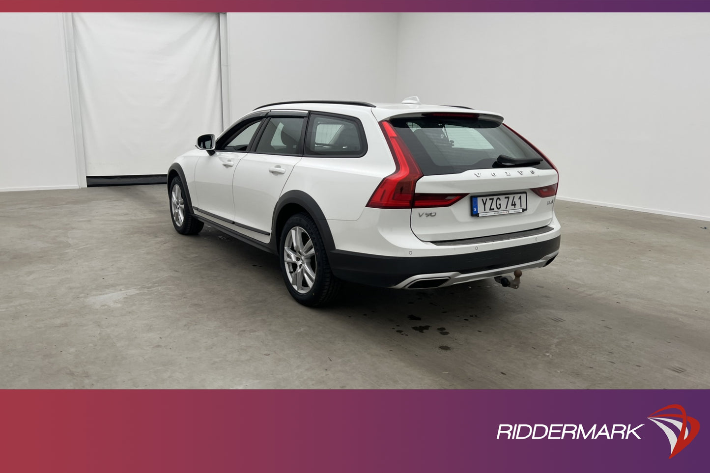 Volvo V90 Cross Country D4 AWD Kinetic VOC Värm Navi Drag