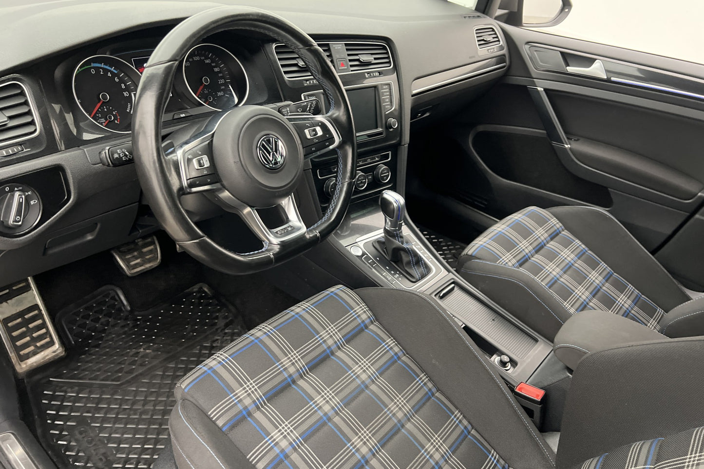 Volkswagen Golf GTE 204hk Kamera Dragkrok Keyless