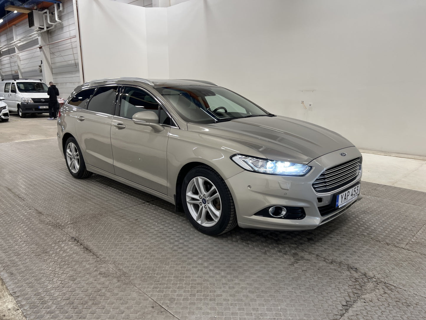 Ford Mondeo 2.0 TDCi AWD 180hk Titanium Kamera Drag Keyless